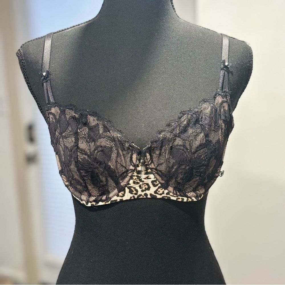 Victoria’s Secret Lace Balconette Demi Bra Unlined Animal Print size 34C